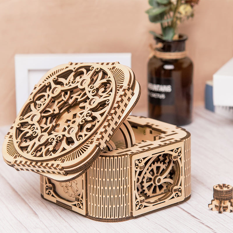 Wooden jewelry box